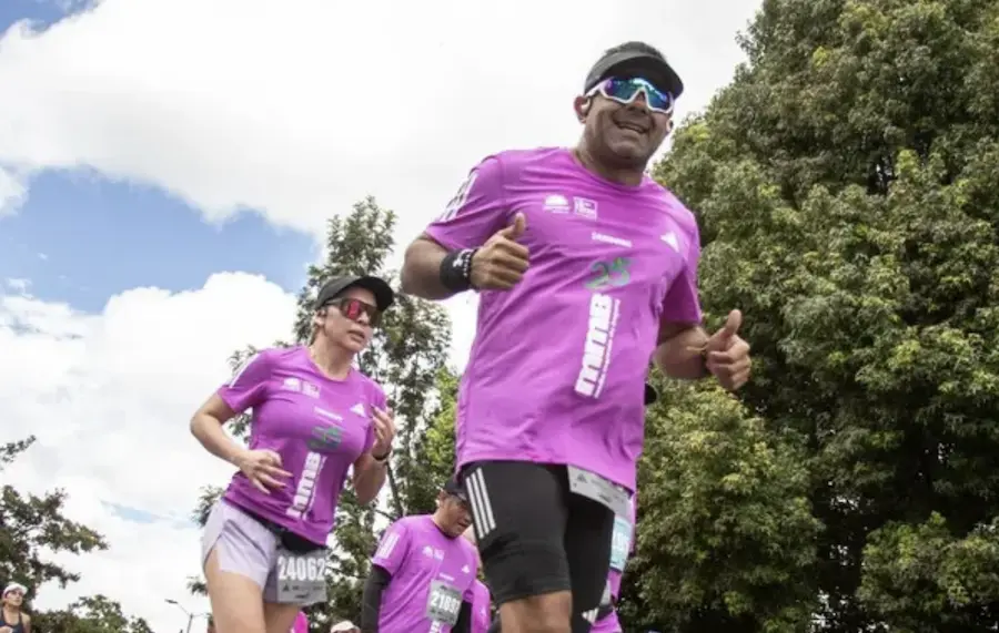 Corredor identificando si al correr le genera rigidez