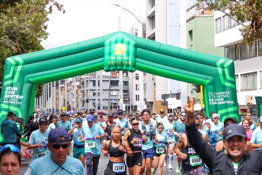 Corredores participando en la carrera recreativa 10k de la mmB