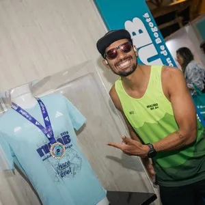 Participantes preparan su experiencia de carrera en Expomedia.