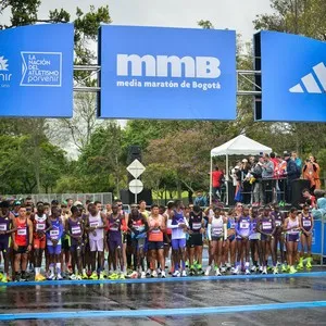 Corredores disfrutando la jornada de la Media Maratón de Bogotá