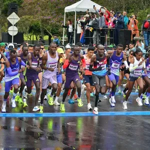 Corredores reunidos para participar en la Media Maratón de Bogotá 2026