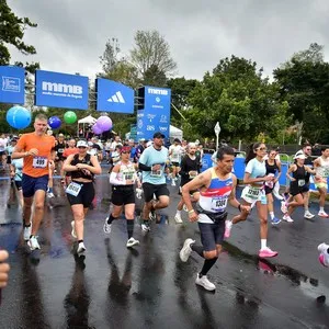 Jornada de carreras atléticas Bogotá durante la mmB 2026