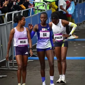 Atletas preparados para iniciar la Media Maratón de Bogotá