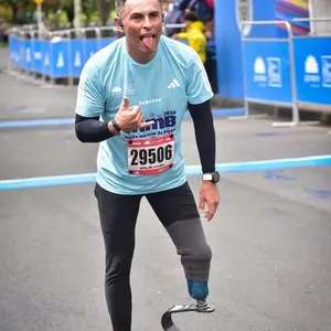 Participantes toman la salida de los 10K de la mmB 2026