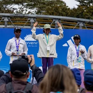 Competencia de atletas élite en la Media Maratón de Bogotá 2026
