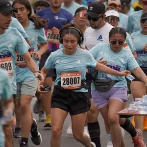 Atletas élite compiten en una de las principales carreras de Bogotá