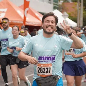 Atletas recorren los 10 kilómetros de la Media Maratón de Bogotá