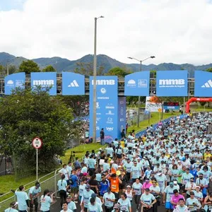 Corredores completan el recorrido de 10K en la mmB 2026