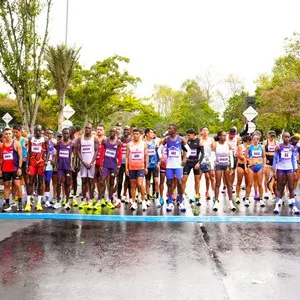 Atletas participan en los 10K de la Media Maratón de Bogotá 2026