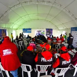 Corredores avanzan hacia la meta durante los 10K de la mmB