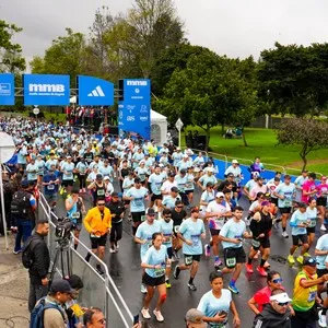 Corredores participan en activaciones de la mmB 2026