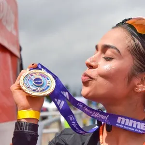 Experiencia de ciudad durante la Media Maratón de Bogotá 2026
