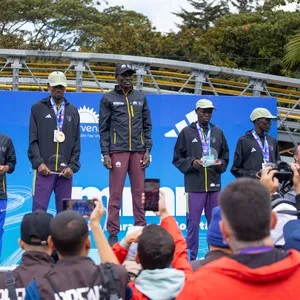 Corredores completan los 10K de la mmB 2026