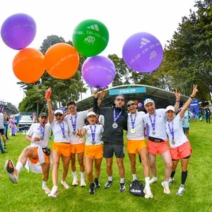 Atletas y corredores comparten la experiencia de la Media Maratón de Bogotá