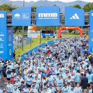 Participantes viven la experiencia de los 10K de la Media Maratón de Bogotá