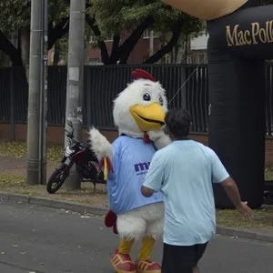Runners completan la carrera de la Media Maratón de Bogotá.
