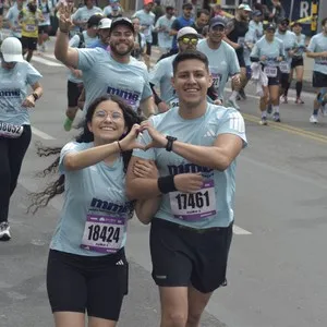 Atletas completan una jornada de 21K durante la Media Maratón de Bogotá.
