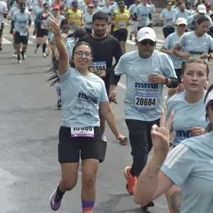 Corredor completa parte del circuito de 10K de la Media Maratón de Bogotá.