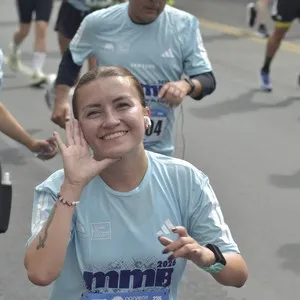 Atletas participan en los 10 kilómetros de la Media Maratón de Bogotá.