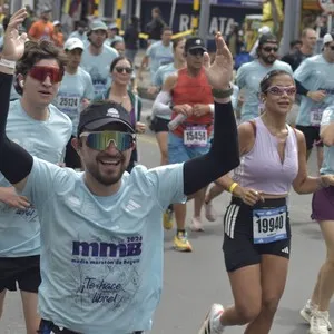 Corredores afrontan los 10K de la Media Maratón de Bogotá.