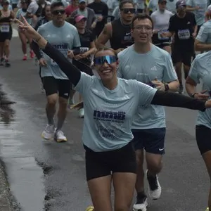 Participantes recorren las calles de Bogotá durante la competencia.