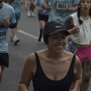 Participantes corren durante el recorrido de la competencia en Bogotá.