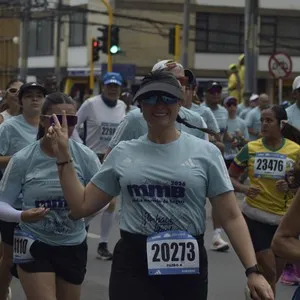 Runners participan en la jornada atlética de Bogotá.