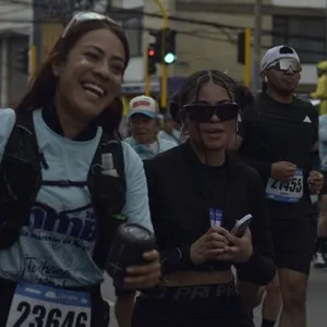 Atletas terminan los 21K de la Media Maratón de Bogotá.