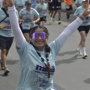 Atletas disfrutan el recorrido de 10K en Bogotá.
