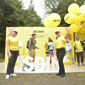 Atletas recorren el circuito urbano de la Media Maratón de Bogotá.