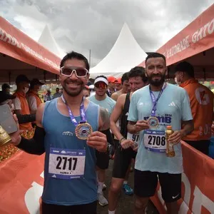Atletas participan en la jornada de running de la capital.