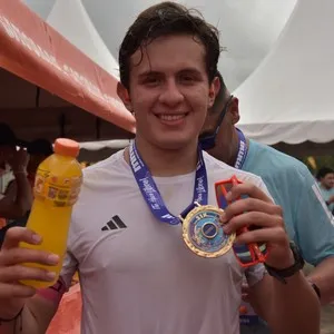 Grupo de corredores recorre el circuito de 21K.