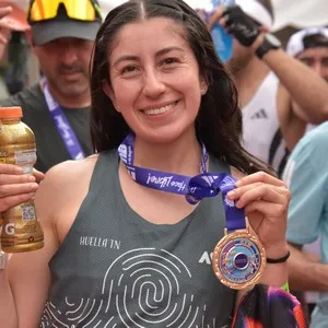 Corredora recorre el circuito de 21K de la competencia.