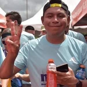 Runners se preparan para recorrer las calles de la capital.