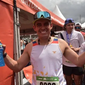 Participantes esperan el inicio de los 21 kilómetros.