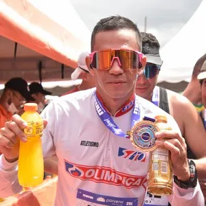 Corredoras se concentran en la salida de la Media Maratón.