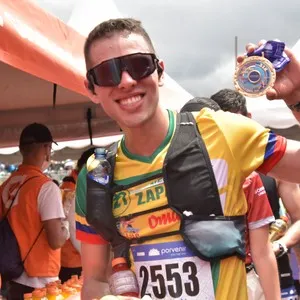 Participantes se reúnen antes de iniciar los 10 kilómetros.