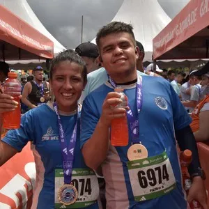 Runners completan el último tramo de la competencia.