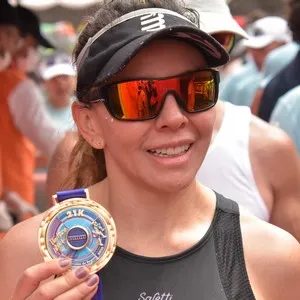 Corredor participa en la jornada de running de la Media Maratón.