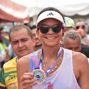 Atletas participan en la carrera de 21K de Bogotá.