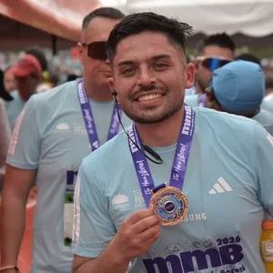 Runners completan parte del recorrido de 21K.