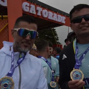 Corredor avanza por el recorrido oficial de 21K.