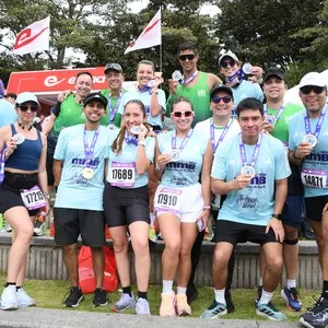 Corredora participa en el circuito de 10 kilómetros.