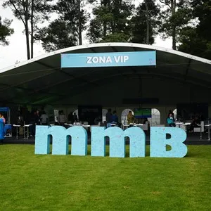 Corredores esperan la salida de la Media Maratón de Bogotá.