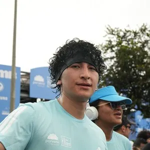 Participantes recorren Bogotá durante la competencia atlética.