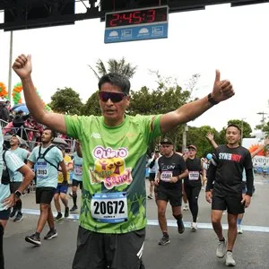 Corredor recorre el circuito oficial de la Media Maratón.