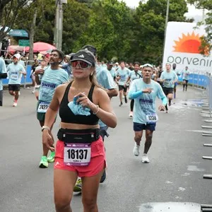 Corredoras completan parte del circuito urbano.