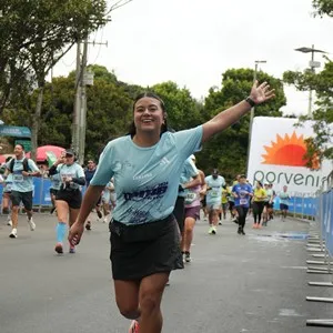 Participantes recorren el trazado de la Media Maratón.