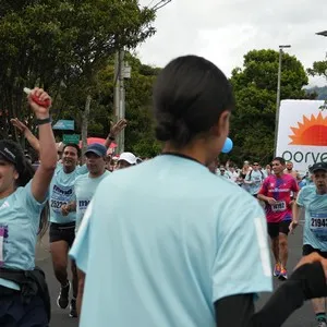 Corredor completa parte del trazado de la carrera.