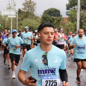 Participantes completan parte del trazado de 10K.